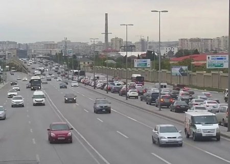 Bakının bir sıra yollarında tıxac var