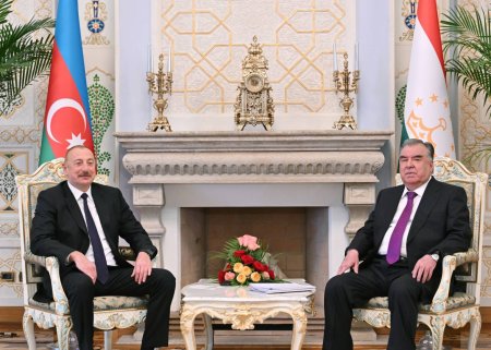 Prezidentlərin təkbətək görüşü başladı