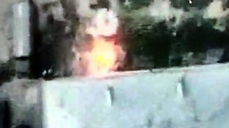 Ağdərədə erməni sakinlər kütləvi şəkildə evləri yandırır - VİDEO