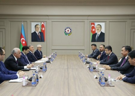 Əli Əsədov Türk ölkələrinin nazirləri ilə görüşdü