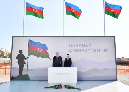 Prezident və birinci xanım Zəfər parkında olublar
