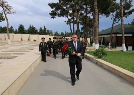 Dövlət Xidmətinin rəhbərliyi anım mərasimlərində iştirak edib