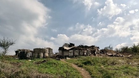 Şuşa-Xankəndi yolunda tərk edilmiş döyüş mövqeləri - VİDEO