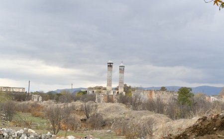 İƏT nümayəndə heyəti Azərbaycana gəlib