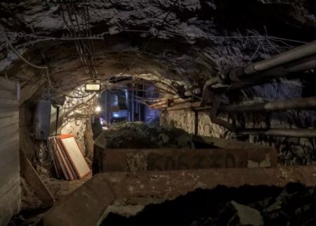 Qazaxıstanda şaxtada partlayış zamanı 20 nəfər ölüb