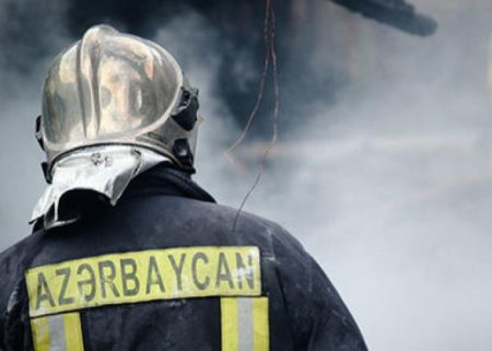 Bakının iki rayonunda köməkçi tikililər yandı