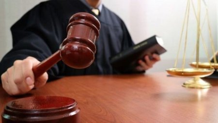 Kafedə tanışını öldürən şəxs hakim qarşısına çıxarılır