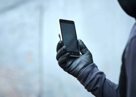 Bakıda telefon oğurlamaq istəyən qardaşlar saxlanıldı