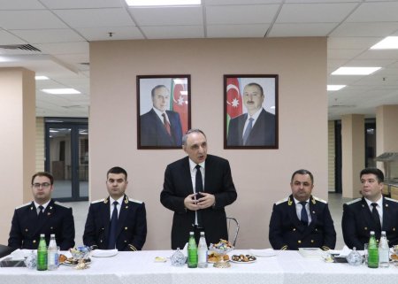 Kamran Əliyev Prokurorluğun veteranları ilə görüşdü