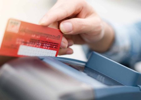 Bakıda üç nəfərin bank kartından 1482 manat oğurlandı