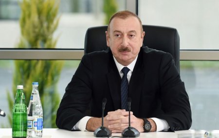 İlham Əliyev həmkarını təbrik etdi