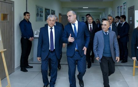 Emin Əmrullayev BMU-nun yeni tədris korpusu ilə tanış oldu
