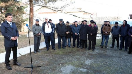 Vladimirovka kəndinin sakinləri qazla bağlı müraciətlərini ünvanladılar