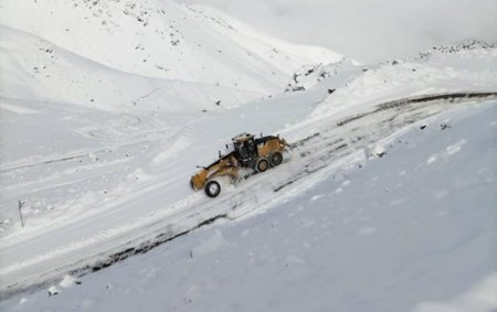 Bu yollarda buzlaşma var - Siyahı