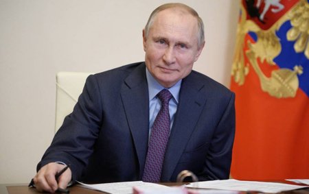 Putin seçkilərdə namizəd kimi qeydə alınıb