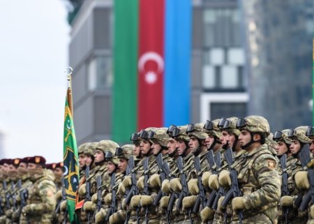 Hərbi qulluqçuların maaşları ARTIRILDI