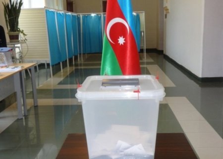 Azərbaycanda növbədənkənar prezident seçkiləri üzrə səsvermə BAŞLADI