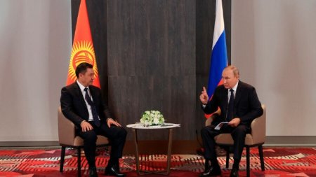 Putin qırğız həmkarını Rusiyaya dəvət etdi