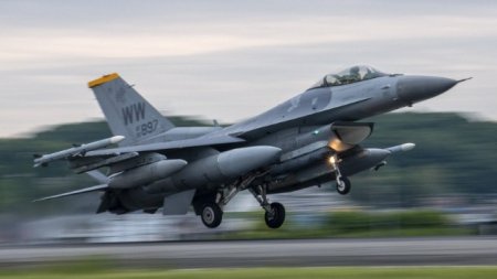 Bu ölkə Ukraynaya 19 ədəd F-16 qırıcısı tədarük edəcək