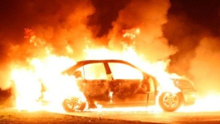 Sabirabadda "Mercedes" yandı