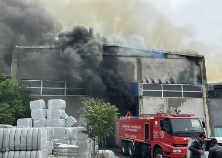 Türkiyədə fabrik YANIR