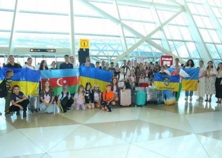 Ukraynadan daha 30 uşaq reabilitasiya üçün Azərbaycana GƏTİRİLDİ