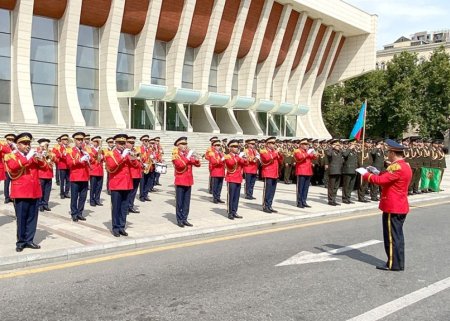 Sabah hərbi qulluqçuların yürüşü olacaq