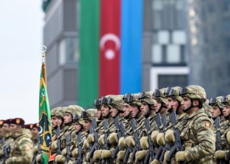 Güzəştli şərtlərlə əmək pensiyası hesablanacaq hərbi qulluqçular müəyyənləşib