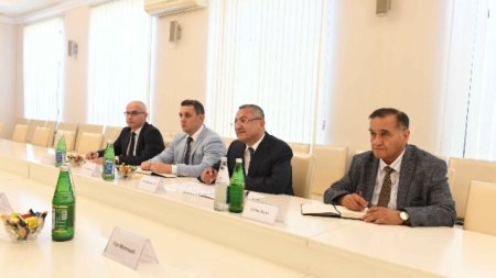 Rövşən Rzayev italiyalı memarla bunu müzakirə etdi