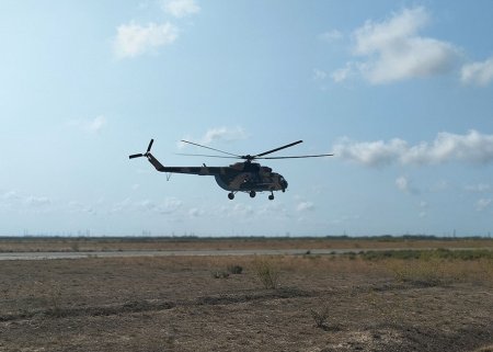 Hərbi helikopterlərimiz havaya qaldırıldı - VİDEO