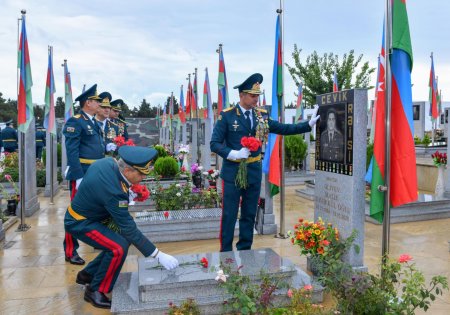 İkinci Fəxri xiyabanda və bölgələrdə şəhidlərin məzarları ziyarət edilib