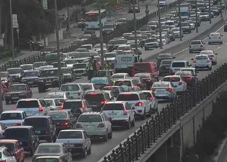 Bakıda hazırda bu yollarda tıxac var - Siyahı