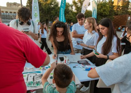 COP29 Məlumat Mərkəzində “Ekoloji təmiz həyat tərzinə keçid” adlı tədbir