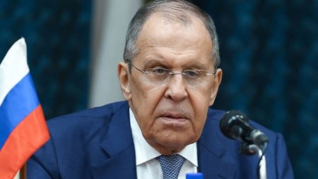 "Rusiya böyük müharibənin qarşısını almağa çalışır" - Lavrov