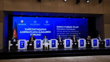 Xaricdə Yaşayan Azərbaycanlı Alimlərin Forumunda panel müzakirə aparıldı