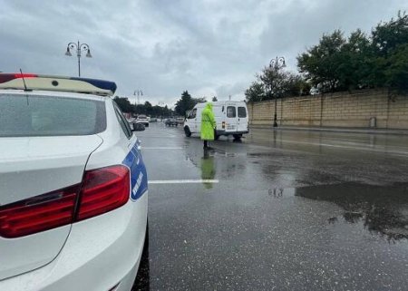 Yol polisi hava şəraiti ilə əlaqədar hərəkət iştirakçılarına müraciət etdi