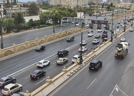 Bakının tıxac olan yolları - SİYAHI