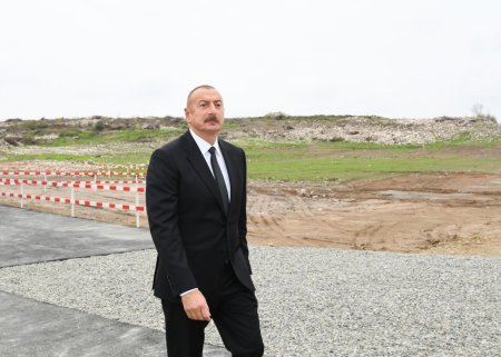 İlham Əliyev Zəfər parkında