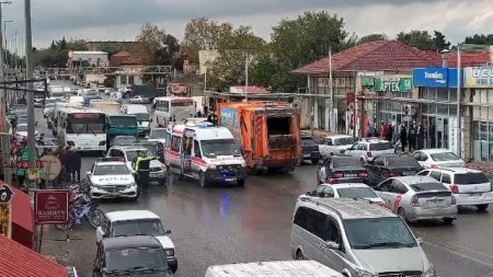 Bakıda avtomobil piyadanı vurdu