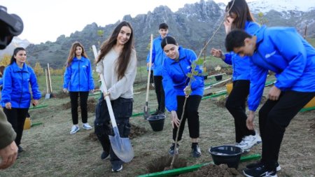 Leyla Əliyeva Lerikdə ağacəkmə aksiyasında