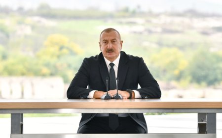 "İki ölkə müstəqil siyasət apararaq gələcəyə inamla baxır" - Prezident