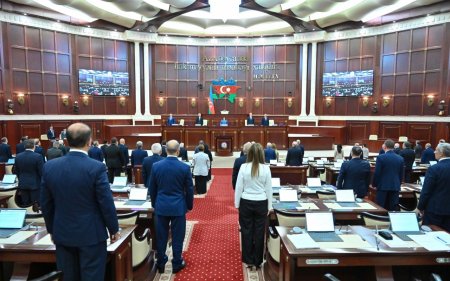 Deputatlar tətilə çıxdı