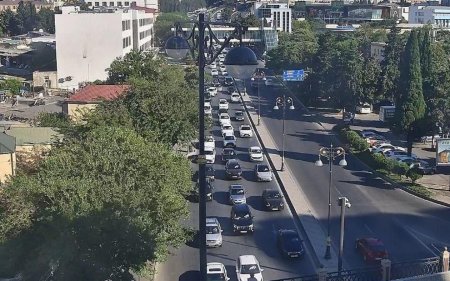 Bu yollarda sıxlıq var - SİYAHI