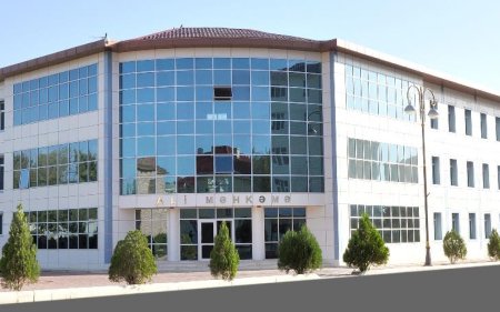 Naxçıvan Ali Məhkəməsinin bir qrup şəxsi təltif edilib - SİYAHI