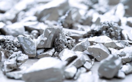 Gümüşün qiyməti tarixi maksimumu yenilədi