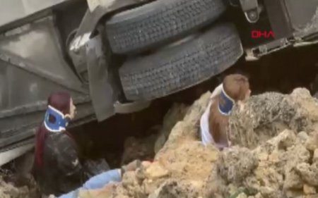 Türkiyədə sərnişin avtobusu aşıb - 8 nəfər ölüb, 26 nəfər yaralanıb