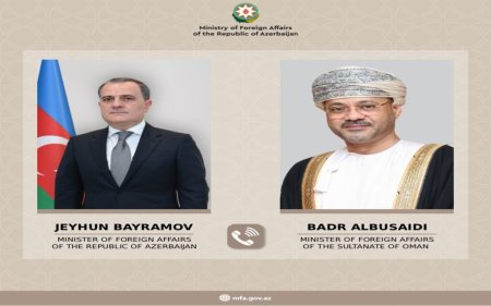 Ceyhun Bayramov omanlı həmkarı ilə müzakirə apardı