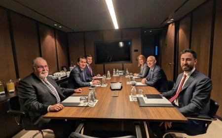 Hikmət Hacıyev Ərdoğanın baş müşaviri ilə görüşdü