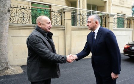 İlham Əliyev Gürcüstan səfirliyinə getdi