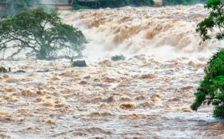 Bəzi çaylardan sel keçir